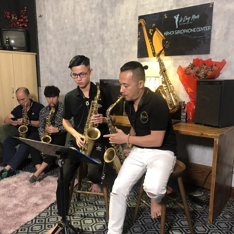 Lê Duy Mạnh Saxophone — Teacher and student in duet — learning to hear each other before hearing yourself