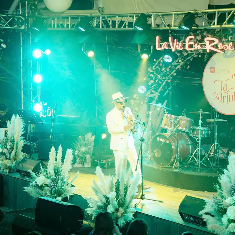 Lê Duy Mạnh Saxophone — Độc tấu trong đêm nhạc “Ta & Trịnh” tại La Vie En Rose