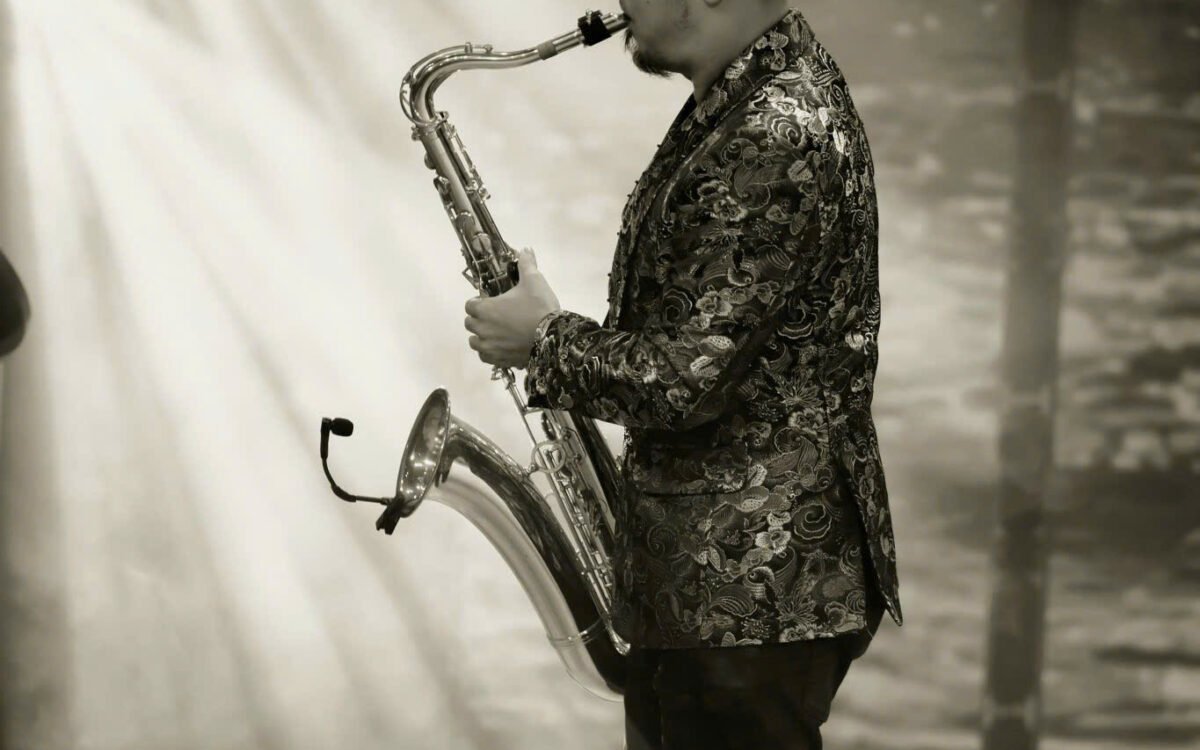Learning the saxophone in Hanoi with no musical background: where to start